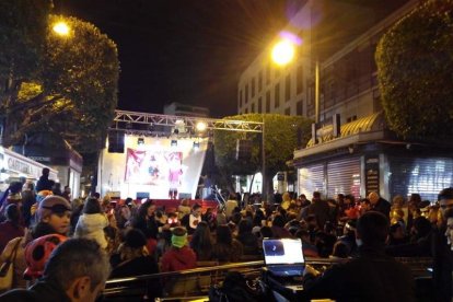 El show más friki de todo el carnaval. Conciertos, disfraces, gladiadores y tartazos en una tarde de júbilo