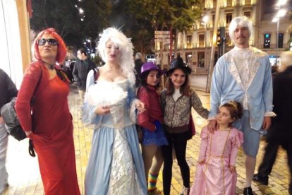 El show más friki de todo el carnaval. Conciertos, disfraces, gladiadores y tartazos en una tarde de júbilo