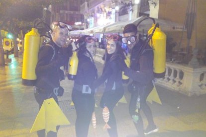 El show más friki de todo el carnaval. Conciertos, disfraces, gladiadores y tartazos en una tarde de júbilo