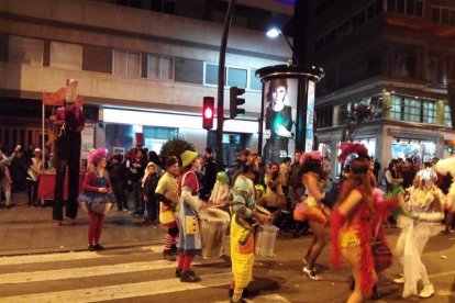 El show más friki de todo el carnaval. Conciertos, disfraces, gladiadores y tartazos en una tarde de júbilo
