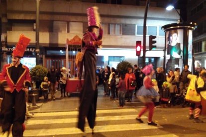 El show más friki de todo el carnaval. Conciertos, disfraces, gladiadores y tartazos en una tarde de júbilo