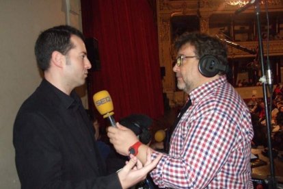 Carnaval histórico en el Cervantes. La final que se vivió en el teatro con intensidad trasladó la fiesta a la calle.