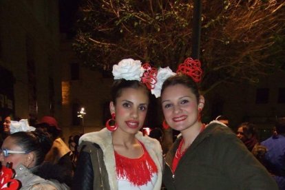 Carnaval histórico en el Cervantes. La final que se vivió en el teatro con intensidad trasladó la fiesta a la calle.