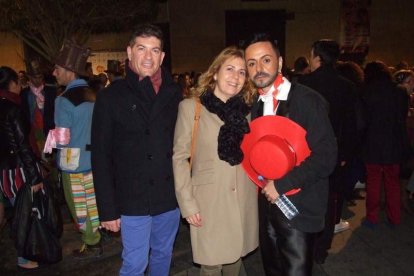 Carnaval histórico en el Cervantes. La final que se vivió en el teatro con intensidad trasladó la fiesta a la calle.