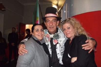 Carnaval histórico en el Cervantes. La final que se vivió en el teatro con intensidad trasladó la fiesta a la calle.