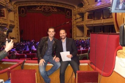 Carnaval histórico en el Cervantes. La final que se vivió en el teatro con intensidad trasladó la fiesta a la calle.
