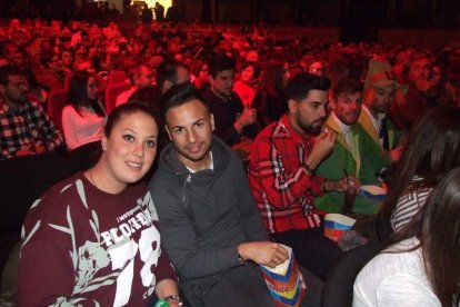 Carnaval histórico en el Cervantes. La final que se vivió en el teatro con intensidad trasladó la fiesta a la calle.