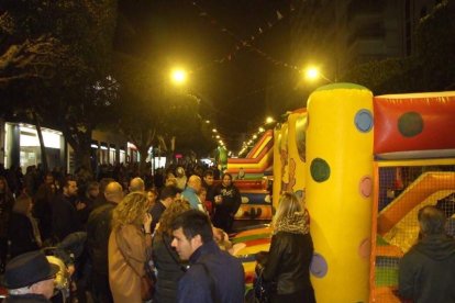 Carnaval histórico en el Cervantes. La final que se vivió en el teatro con intensidad trasladó la fiesta a la calle.