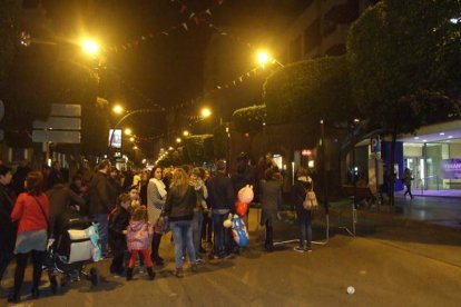 Carnaval histórico en el Cervantes. La final que se vivió en el teatro con intensidad trasladó la fiesta a la calle.