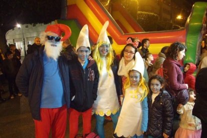 Carnaval histórico en el Cervantes. La final que se vivió en el teatro con intensidad trasladó la fiesta a la calle.