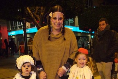 Carnaval histórico en el Cervantes. La final que se vivió en el teatro con intensidad trasladó la fiesta a la calle.