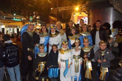 Carnaval histórico en el Cervantes. La final que se vivió en el teatro con intensidad trasladó la fiesta a la calle.