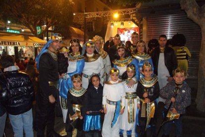 Carnaval histórico en el Cervantes. La final que se vivió en el teatro con intensidad trasladó la fiesta a la calle.