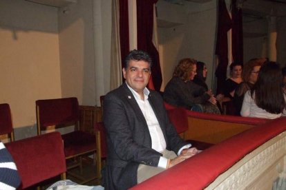Carnaval histórico en el Cervantes. La final que se vivió en el teatro con intensidad trasladó la fiesta a la calle.