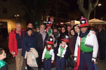 Carnaval histórico en el Cervantes. La final que se vivió en el teatro con intensidad trasladó la fiesta a la calle.