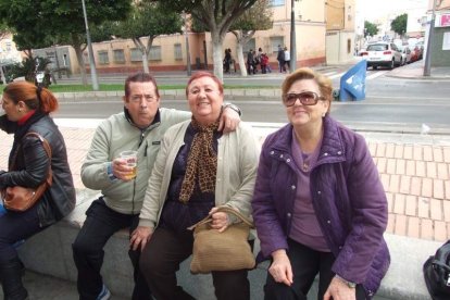 El Anfiteatro de la Rambla acogió la actuación de los grupos participantes en el desfile