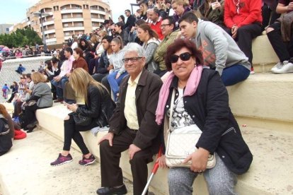 El Anfiteatro de la Rambla acogió la actuación de los grupos participantes en el desfile