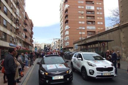 El Anfiteatro de la Rambla acogió la actuación de los grupos participantes en el desfile