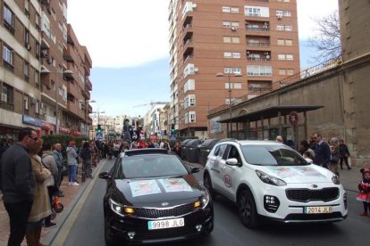 El Anfiteatro de la Rambla acogió la actuación de los grupos participantes en el desfile