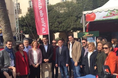 El ‘Oro rojo’, protagonista en la Plaza Vieja. Las empresas del sector y las instituciones almerienses se suman a un reconocimiento uná