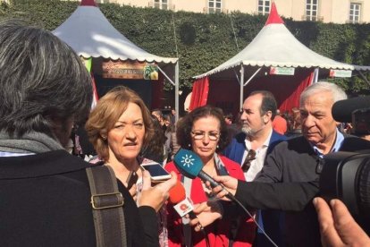 El ‘Oro rojo’, protagonista en la Plaza Vieja. Las empresas del sector y las instituciones almerienses se suman a un reconocimiento uná