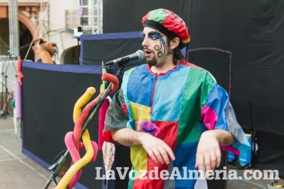 El ‘Oro rojo’, protagonista en la Plaza Vieja. Las empresas del sector y las instituciones almerienses se suman a un reconocimiento uná