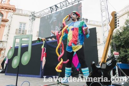 El ‘Oro rojo’, protagonista en la Plaza Vieja. Las empresas del sector y las instituciones almerienses se suman a un reconocimiento uná