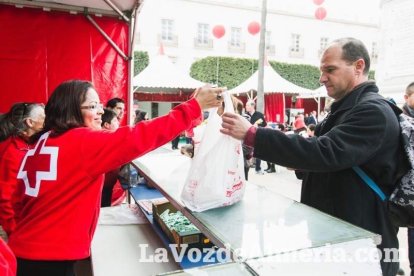 El ‘Oro rojo’, protagonista en la Plaza Vieja. Las empresas del sector y las instituciones almerienses se suman a un reconocimiento uná
