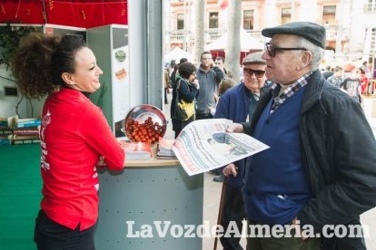 El ‘Oro rojo’, protagonista en la Plaza Vieja. Las empresas del sector y las instituciones almerienses se suman a un reconocimiento uná