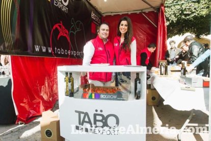 El ‘Oro rojo’, protagonista en la Plaza Vieja. Las empresas del sector y las instituciones almerienses se suman a un reconocimiento uná