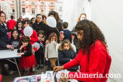 El ‘Oro rojo’, protagonista en la Plaza Vieja. Las empresas del sector y las instituciones almerienses se suman a un reconocimiento uná