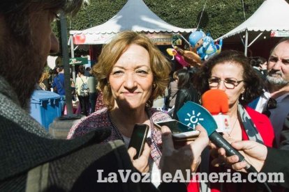 El ‘Oro rojo’, protagonista en la Plaza Vieja. Las empresas del sector y las instituciones almerienses se suman a un reconocimiento uná