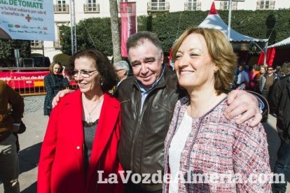 El ‘Oro rojo’, protagonista en la Plaza Vieja. Las empresas del sector y las instituciones almerienses se suman a un reconocimiento uná
