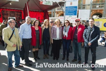 El ‘Oro rojo’, protagonista en la Plaza Vieja. Las empresas del sector y las instituciones almerienses se suman a un reconocimiento uná