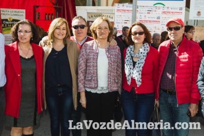 El ‘Oro rojo’, protagonista en la Plaza Vieja. Las empresas del sector y las instituciones almerienses se suman a un reconocimiento uná