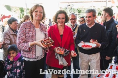 El ‘Oro rojo’, protagonista en la Plaza Vieja. Las empresas del sector y las instituciones almerienses se suman a un reconocimiento uná