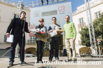 El ‘Oro rojo’, protagonista en la Plaza Vieja. Las empresas del sector y las instituciones almerienses se suman a un reconocimiento uná