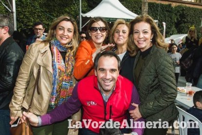 El ‘Oro rojo’, protagonista en la Plaza Vieja. Las empresas del sector y las instituciones almerienses se suman a un reconocimiento uná
