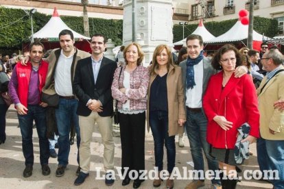 El ‘Oro rojo’, protagonista en la Plaza Vieja. Las empresas del sector y las instituciones almerienses se suman a un reconocimiento uná