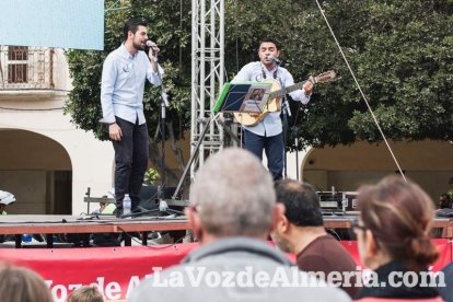 El ‘Oro rojo’, protagonista en la Plaza Vieja. Las empresas del sector y las instituciones almerienses se suman a un reconocimiento uná