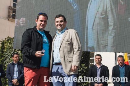 El ‘Oro rojo’, protagonista en la Plaza Vieja. Las empresas del sector y las instituciones almerienses se suman a un reconocimiento uná