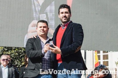 El ‘Oro rojo’, protagonista en la Plaza Vieja. Las empresas del sector y las instituciones almerienses se suman a un reconocimiento uná