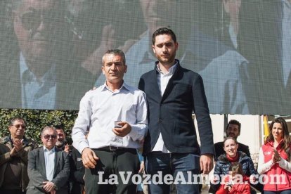 El ‘Oro rojo’, protagonista en la Plaza Vieja. Las empresas del sector y las instituciones almerienses se suman a un reconocimiento uná
