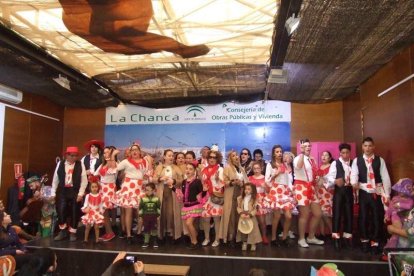 Juan Antonio Almansa, Dios Momo, leyó el testamento de la sardina en las Almadrabillas. Fotos: JA Barrios