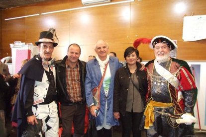 Juan Antonio Almansa, Dios Momo, leyó el testamento de la sardina en las Almadrabillas. Fotos: JA Barrios