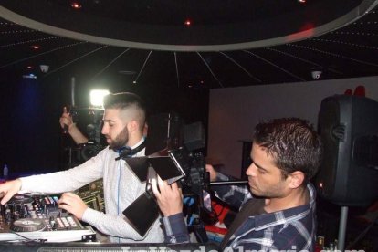 Fiesta oficial de Caramelo y 40 Principales en el Centro Comercial 501 de Aguadulce. Fotos: JA Barrios.