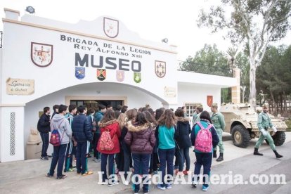 La Brigada de la Legión (Brileg) abre sus puertas a centros escolares de la provincia. Fotos: Fran Muñoz