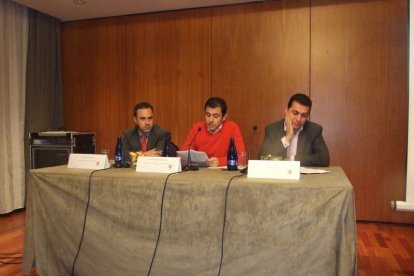 El acto estuvo presidido por Sergio Arráez, presidente de la Asociación. Fotos: JA Barrios