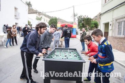 Gádor presume de naranjas en su cita anual más multitudinaria