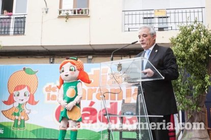 Gádor presume de naranjas en su cita anual más multitudinaria